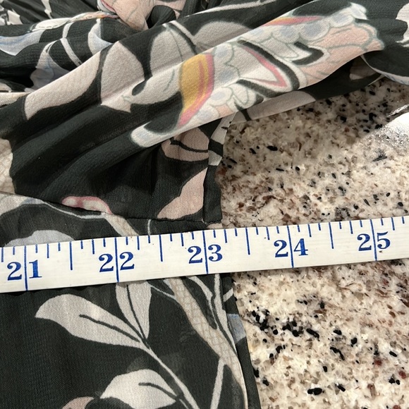 BNWOT Lauren Conrad floral sheer light blouse. - Picture 9 of 13